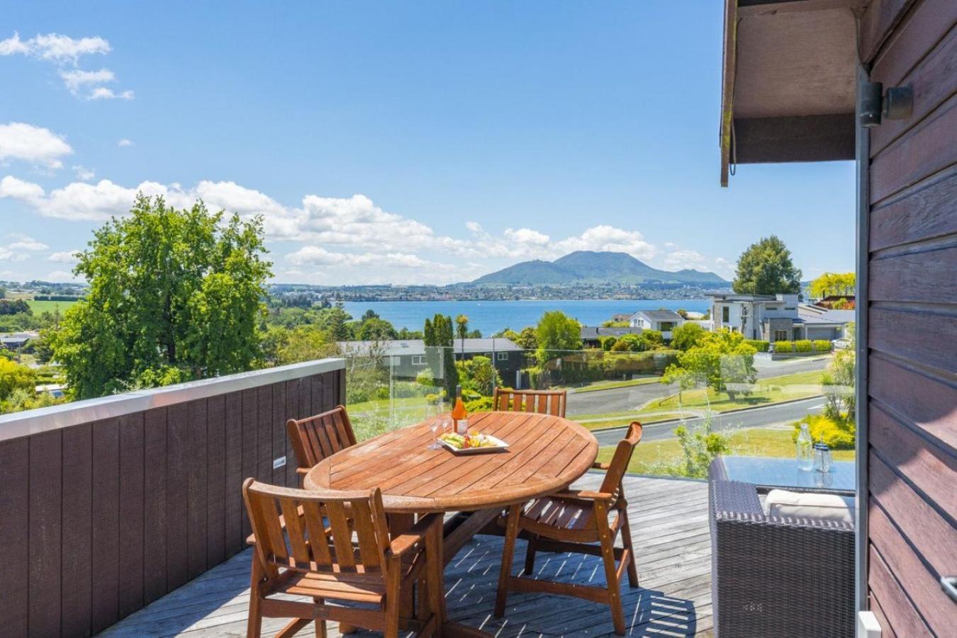 Acacia Sunrise - Taupo Villa Luaran gambar