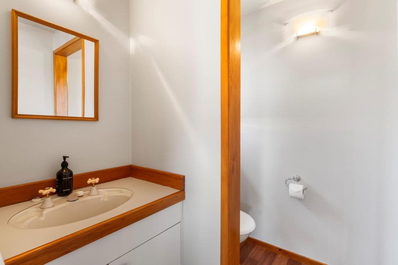 Acacia Sunrise - Taupo Villa Luaran gambar