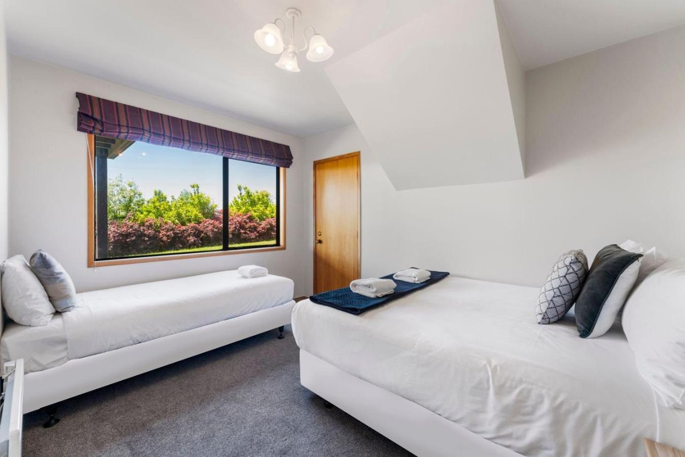 Acacia Sunrise - Taupo Villa Luaran gambar